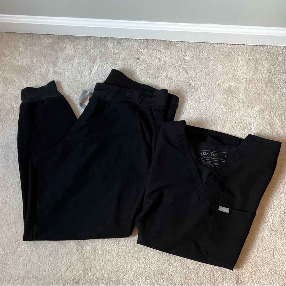 Womens figs scrub set size extra large. Zamora joggers black.